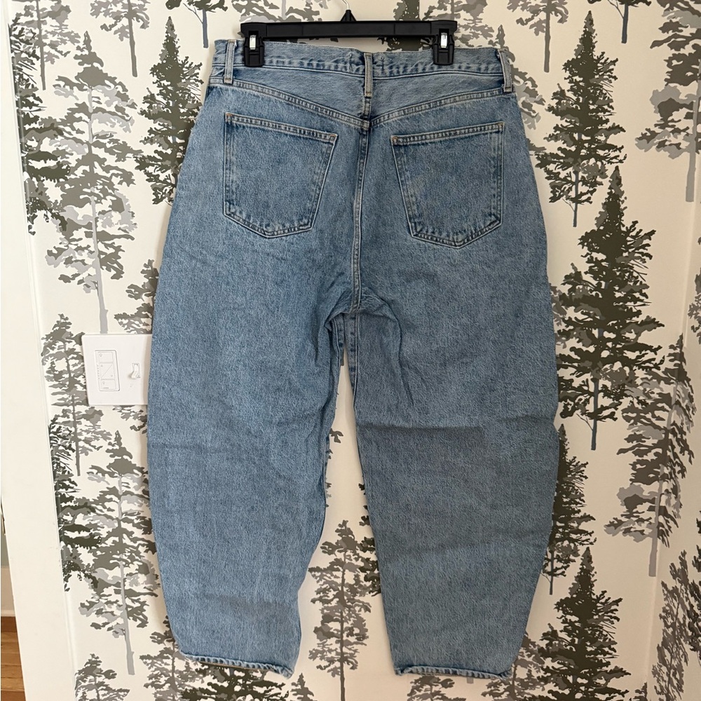 Agolde High Rise Blue Jeans with Seam Details - Picture 2 of 6